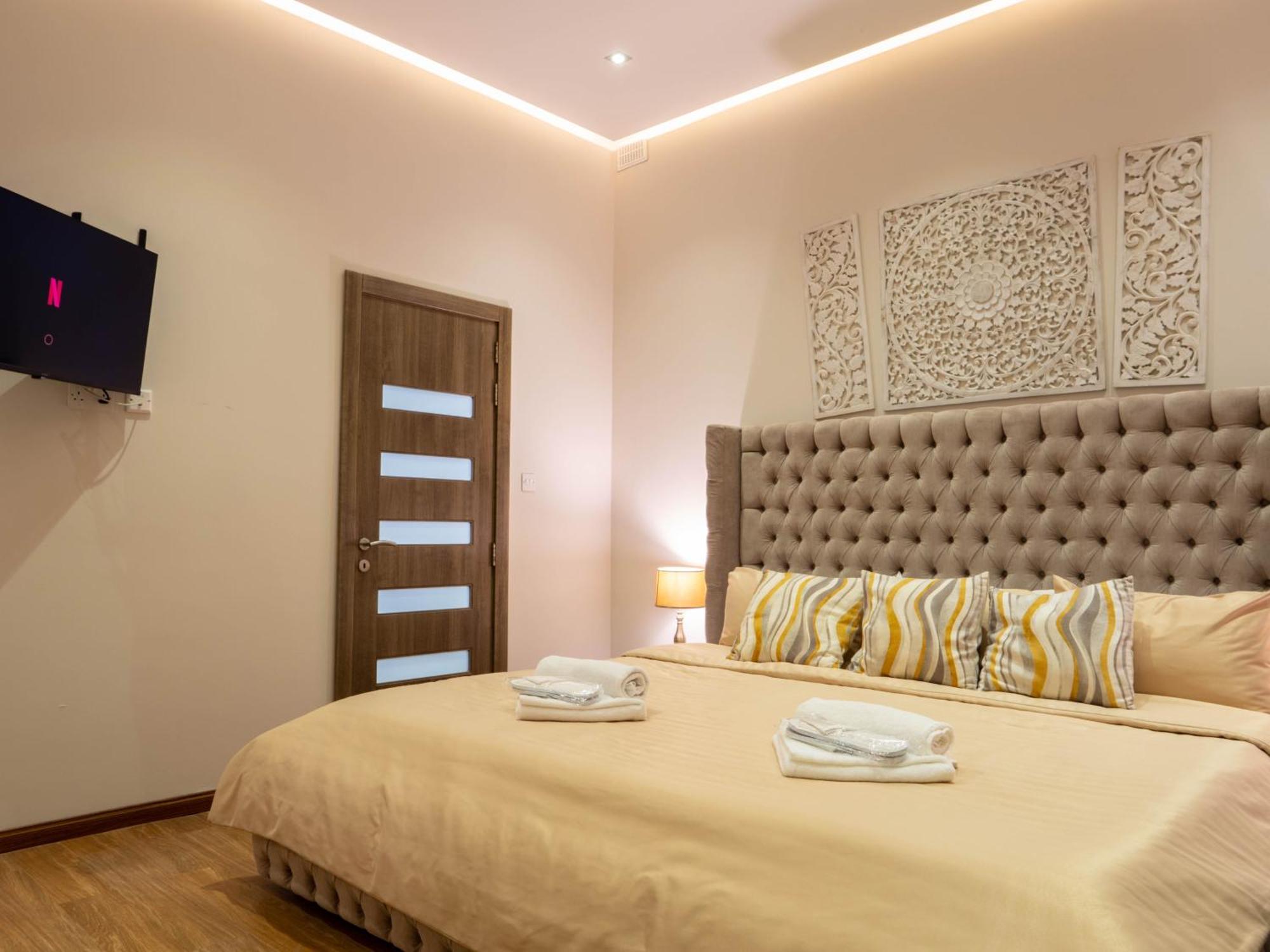 Villa Gaia - Sunset Views, Indoor Heated Pool, Sauna And Games Room 梅利哈 外观 照片