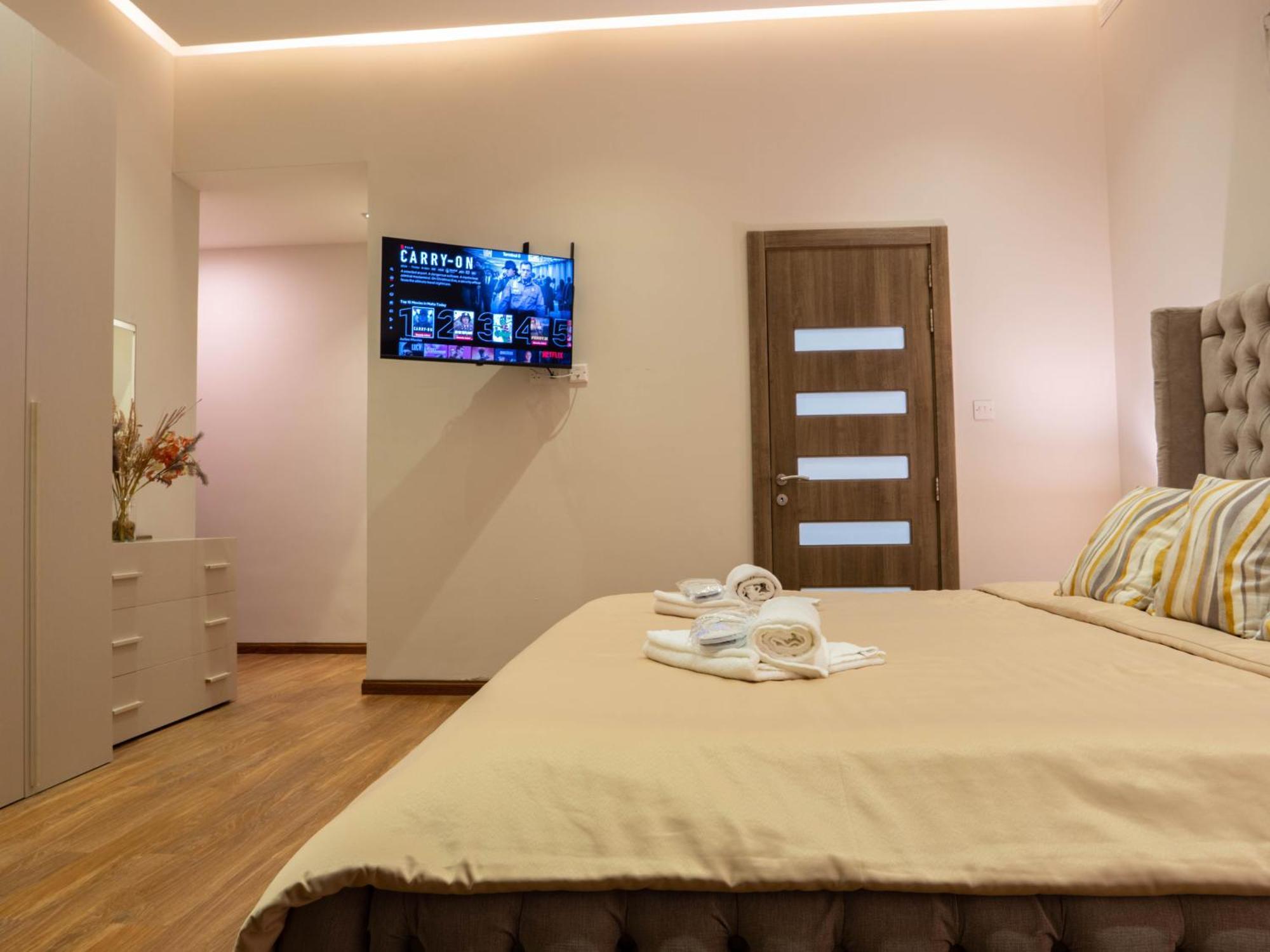 Villa Gaia - Sunset Views, Indoor Heated Pool, Sauna And Games Room 梅利哈 外观 照片