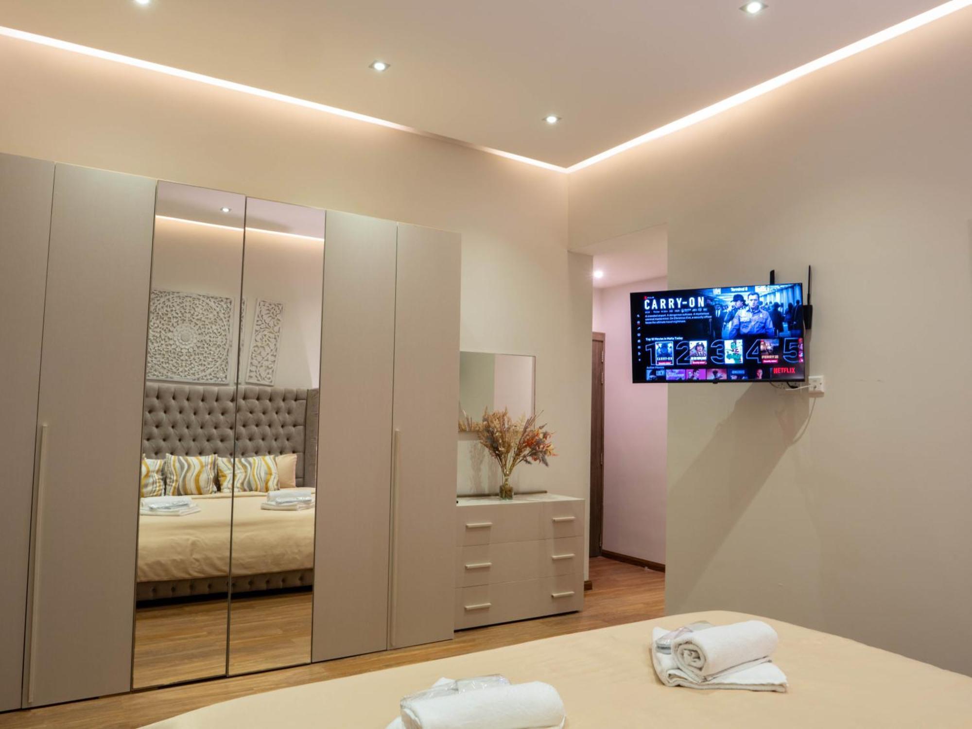 Villa Gaia - Sunset Views, Indoor Heated Pool, Sauna And Games Room 梅利哈 外观 照片