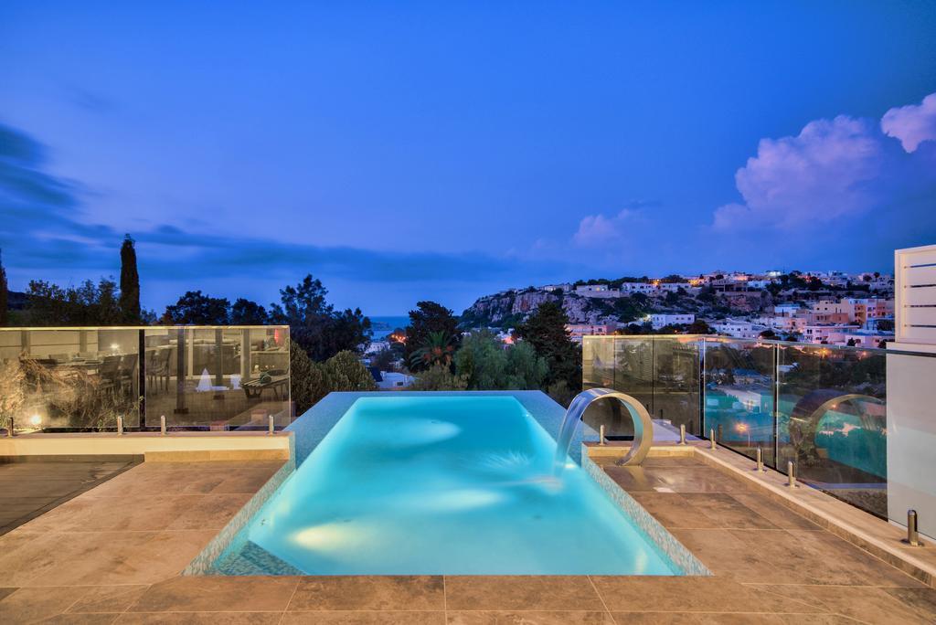 Villa Gaia - Sunset Views, Indoor Heated Pool, Sauna And Games Room 梅利哈 外观 照片