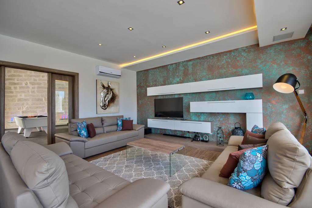Villa Gaia - Sunset Views, Indoor Heated Pool, Sauna And Games Room 梅利哈 外观 照片
