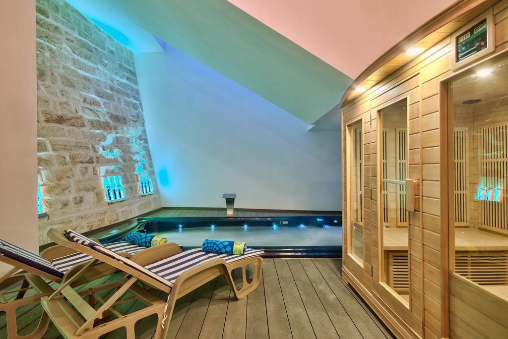 Villa Gaia - Sunset Views, Indoor Heated Pool, Sauna And Games Room 梅利哈 外观 照片