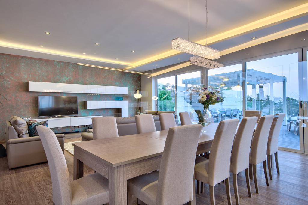 Villa Gaia - Sunset Views, Indoor Heated Pool, Sauna And Games Room 梅利哈 外观 照片